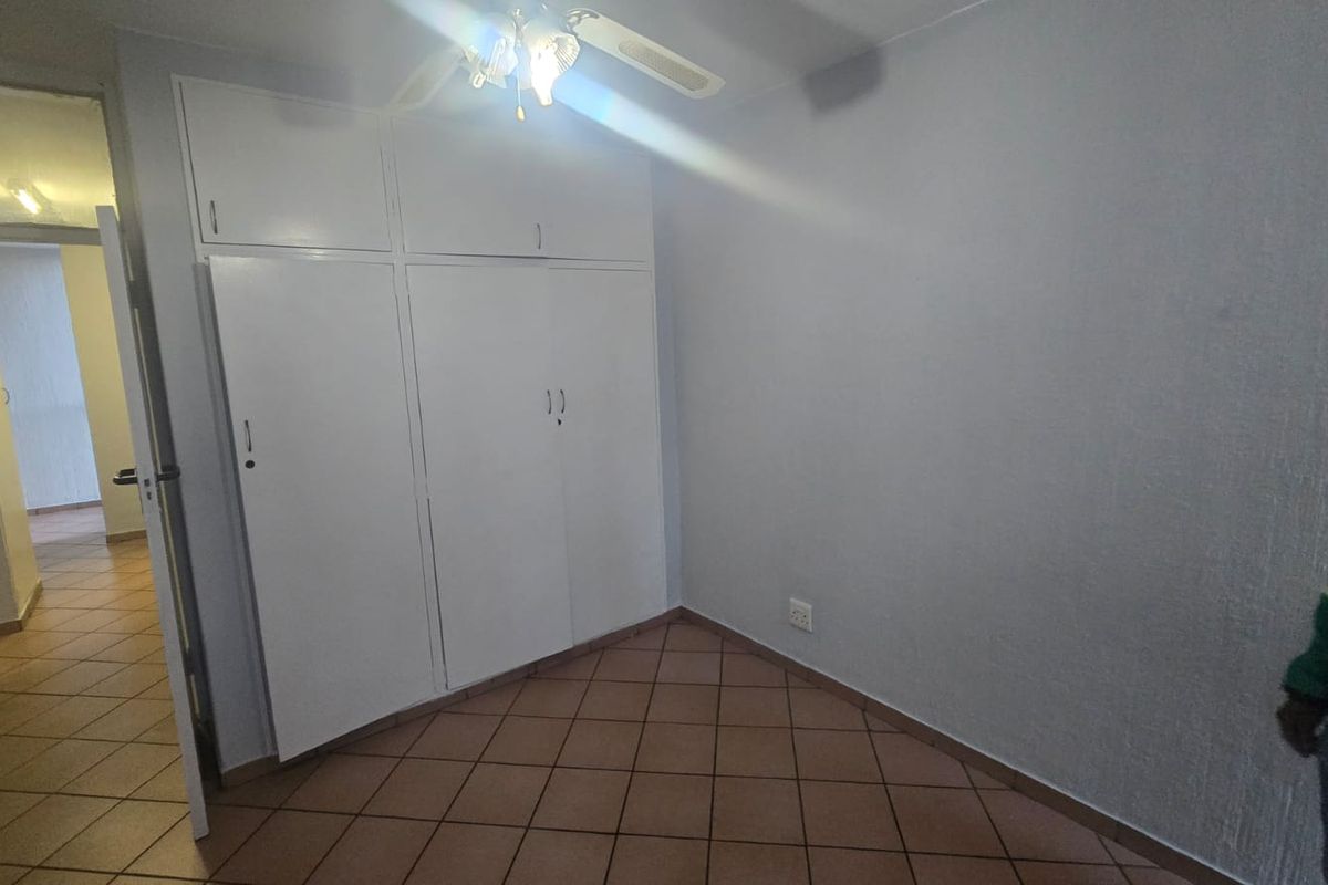 IS THIS WHERE YOU'LL HANG YOUR HAT? - Photo 2