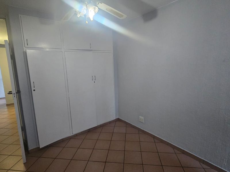 IS THIS WHERE YOU'LL HANG YOUR HAT? - Photo 2