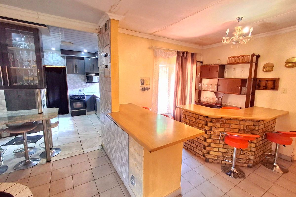 Walking distance to local schools — perfect for families who value convenience - Photo 4