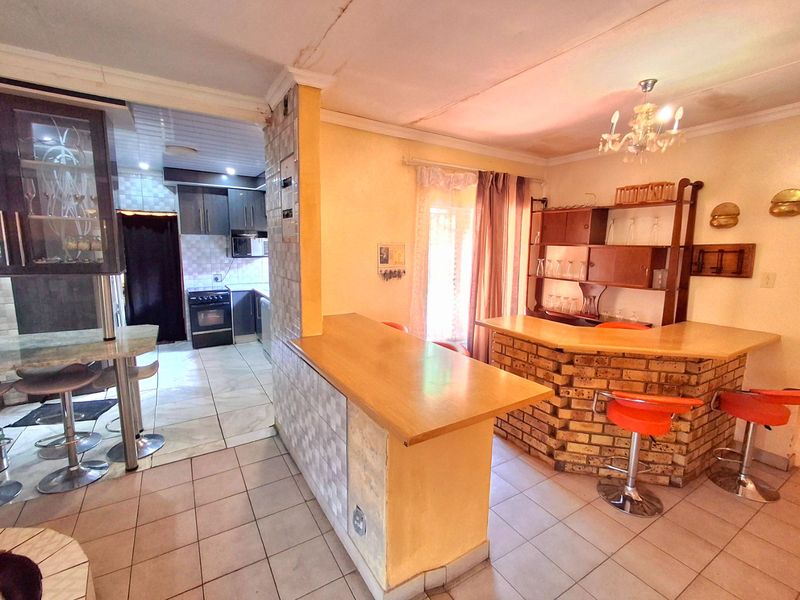 Walking distance to local schools — perfect for families who value convenience - Photo 4