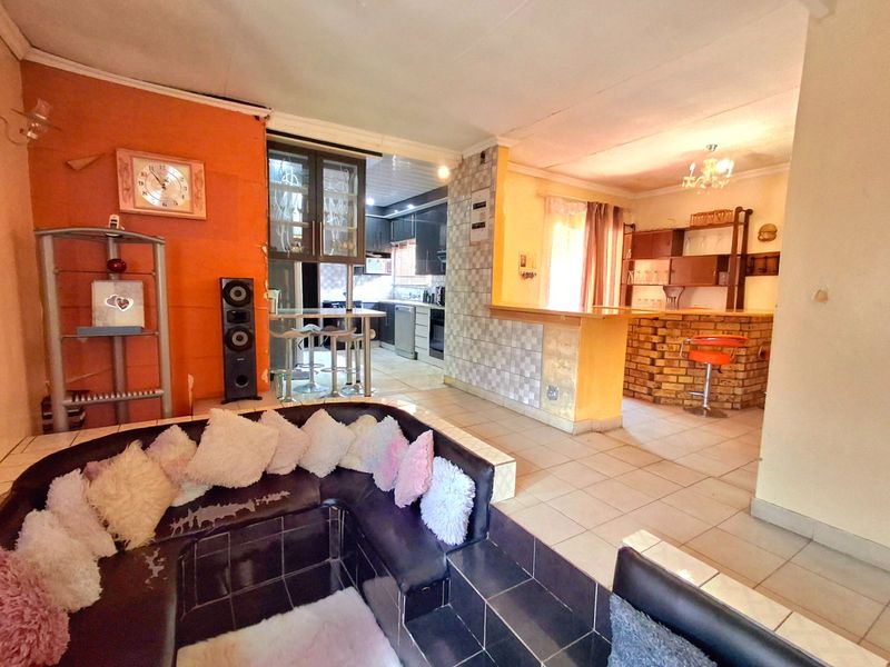 Walking distance to local schools — perfect for families who value convenience - Photo 5