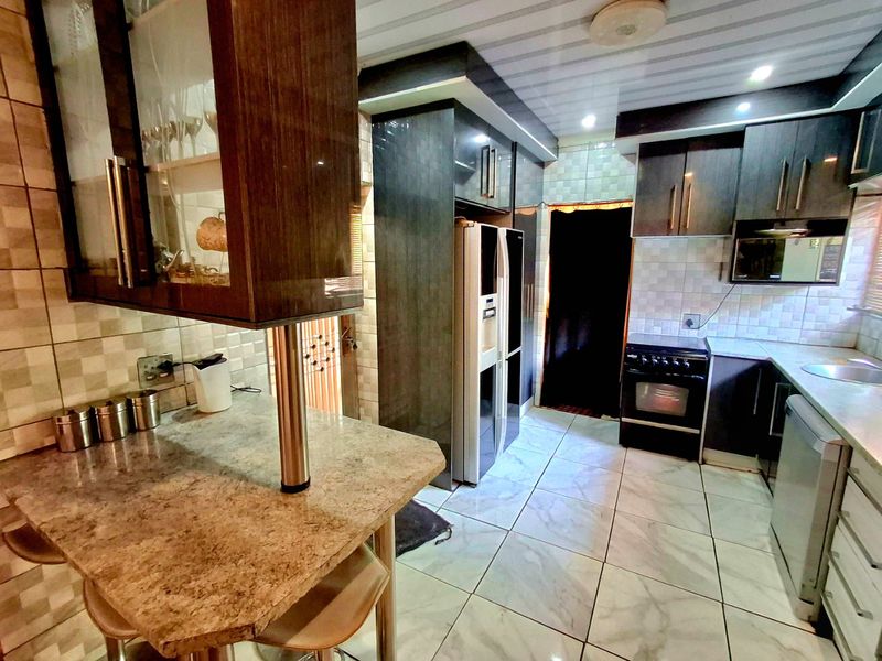 Walking distance to local schools — perfect for families who value convenience - Photo 6