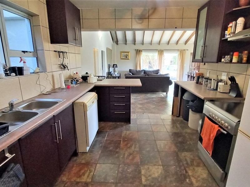 Holiday Living – Bring the Family and Enjoy! - Photo 2