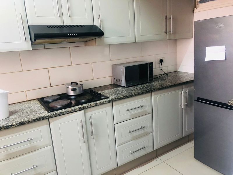 2 Bedrooms, 1 Bathroom Apartment For Sale In Glenwood, Durban - Photo 3