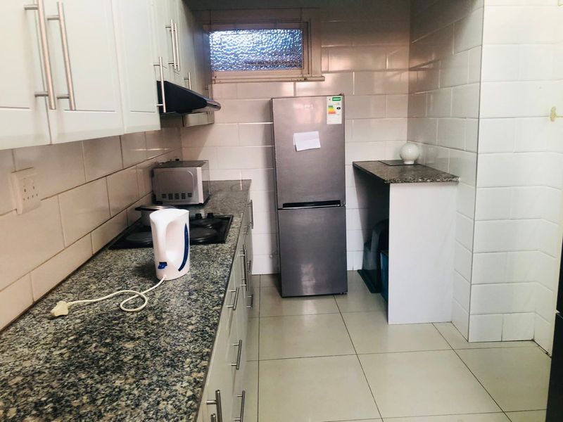 2 Bedrooms, 1 Bathroom Apartment For Sale In Glenwood, Durban - Photo 2