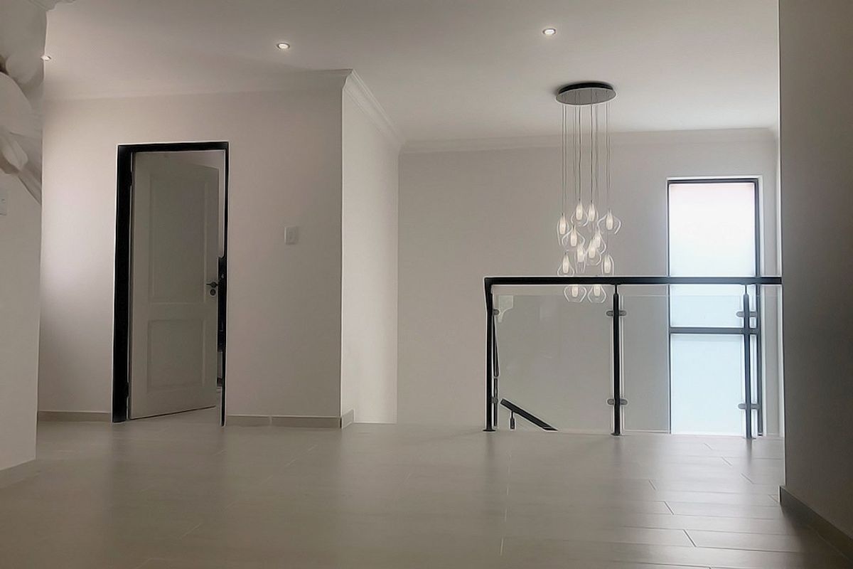 Luxury Modern Living in the Heart of Bryanston East:   Boudouris Apostles – Devonshire Avenue - Photo 5