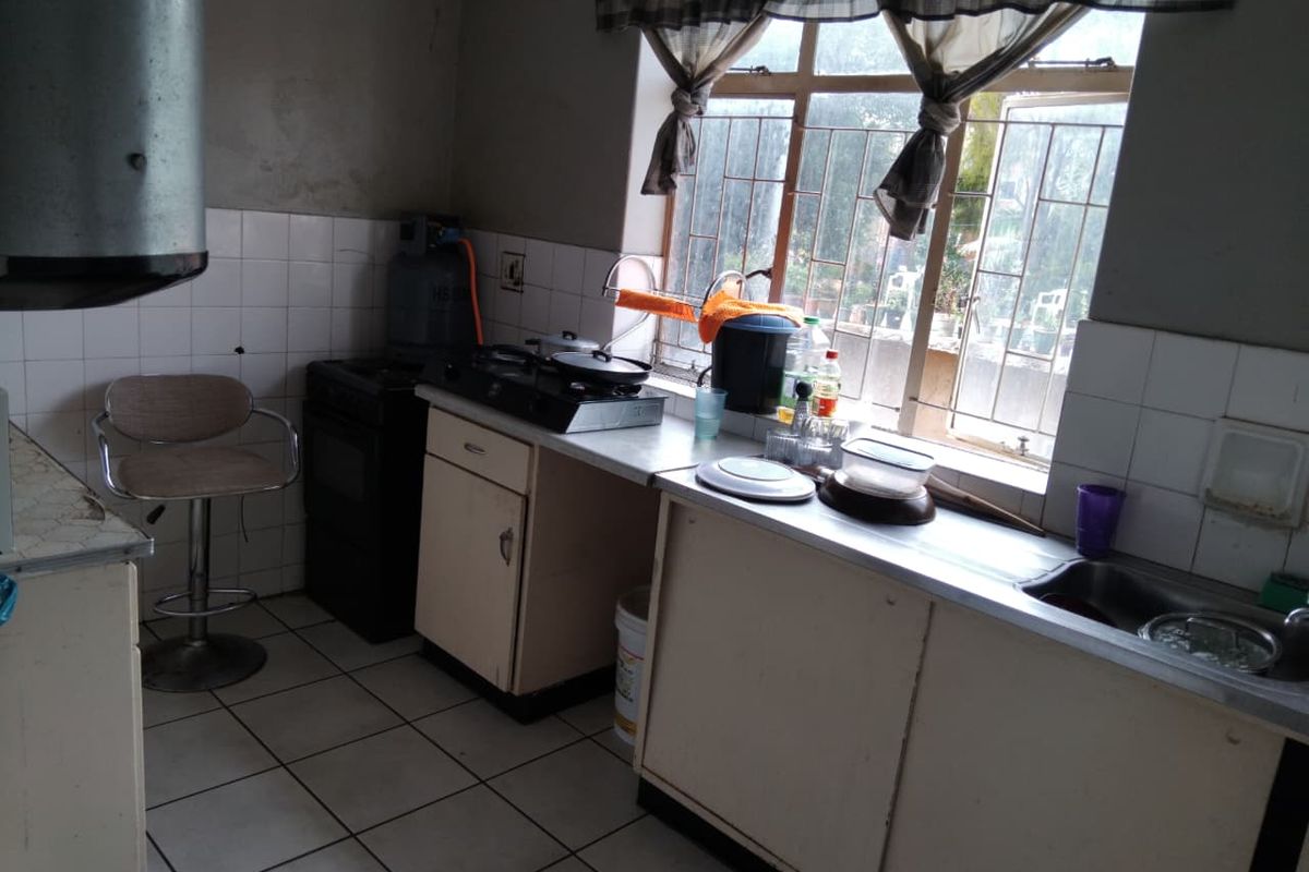 Specious 2.5-Bedroom Apartment With Lock-Up Garage – SunnySide East - Photo 3