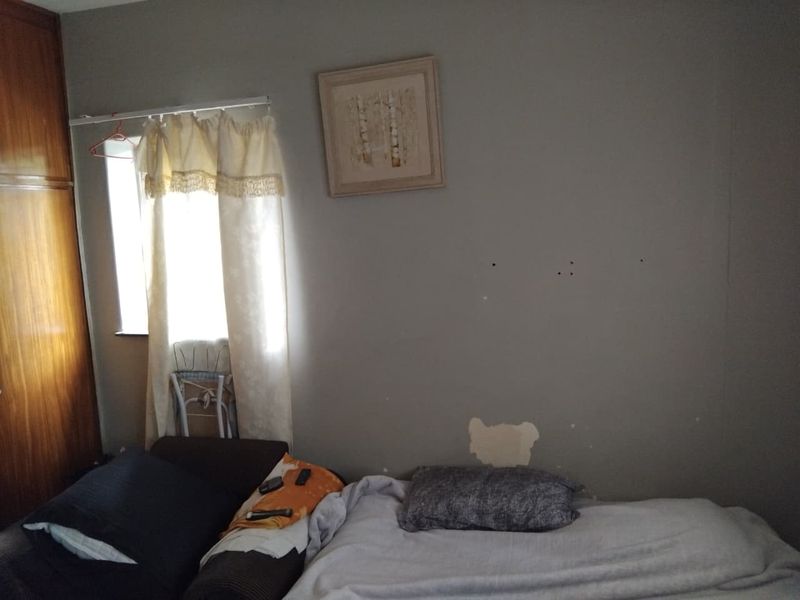 Specious 2.5-Bedroom Apartment With Lock-Up Garage – SunnySide East - Photo 9