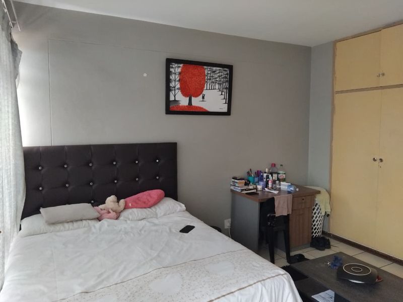 Specious 2.5-Bedroom Apartment With Lock-Up Garage – SunnySide East - Photo 7