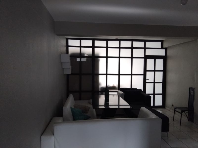 Specious 2.5-Bedroom Apartment With Lock-Up Garage – SunnySide East - Photo 4