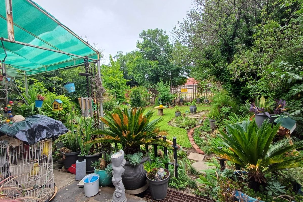 Charming Two-Bedroom Apartment in La Hoff, Klerksdorp - Photo 2