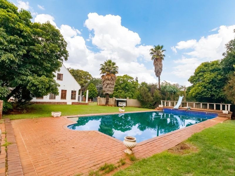 A One-of-a-Kind Fairlead Masterpiece – A Fully Restored Historic Farmhouse on 1.2 Ha of Lifestyle Living - Sole Mandate - Photo 5