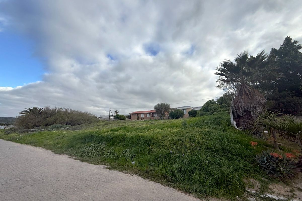 Coastal living awaits in St Helena Bay with this generous 731 m2 plot - Photo 3