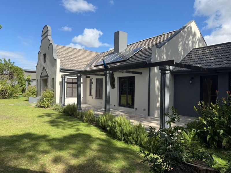 Spacious 5 Bedroom Family Home + Flatlets - Photo 2