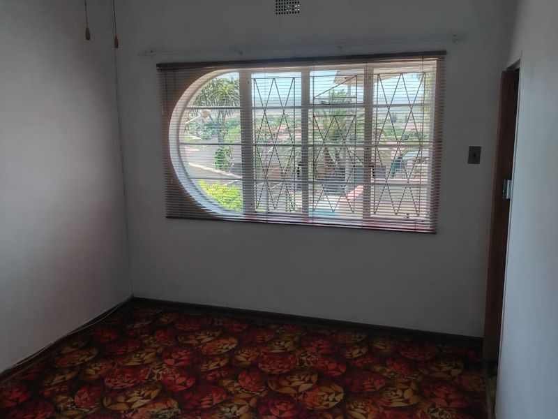 GOLDEN OLDIE IN BOTHASRUS UP FOR GRABS! - Photo 9