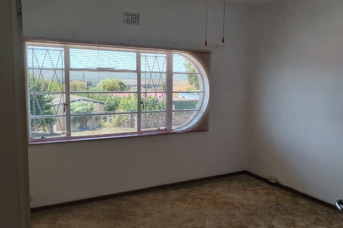 GOLDEN OLDIE IN BOTHASRUS UP FOR GRABS! - Photo 4