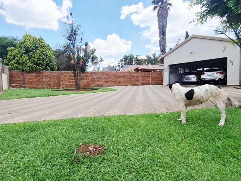 Stunning Modern Family Home Opportunity - Photo 2