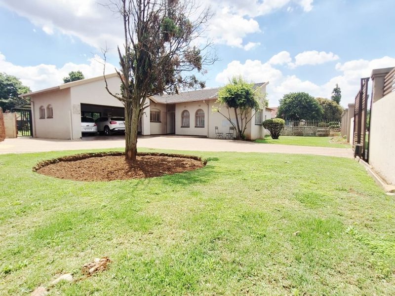 Stunning Modern Family Home Opportunity - Photo 6