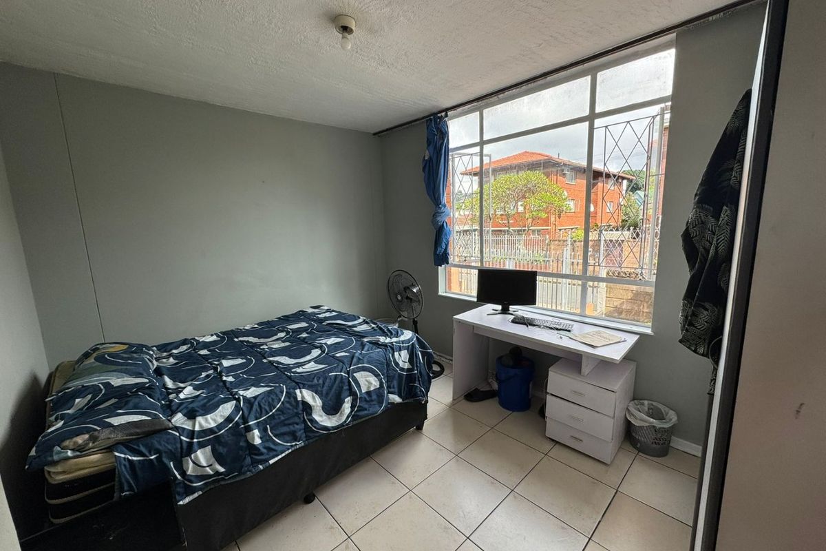 2.5 Bedrooms, 1 Bathroom Apartment For Sale In Bulwer, Durban - Photo 5