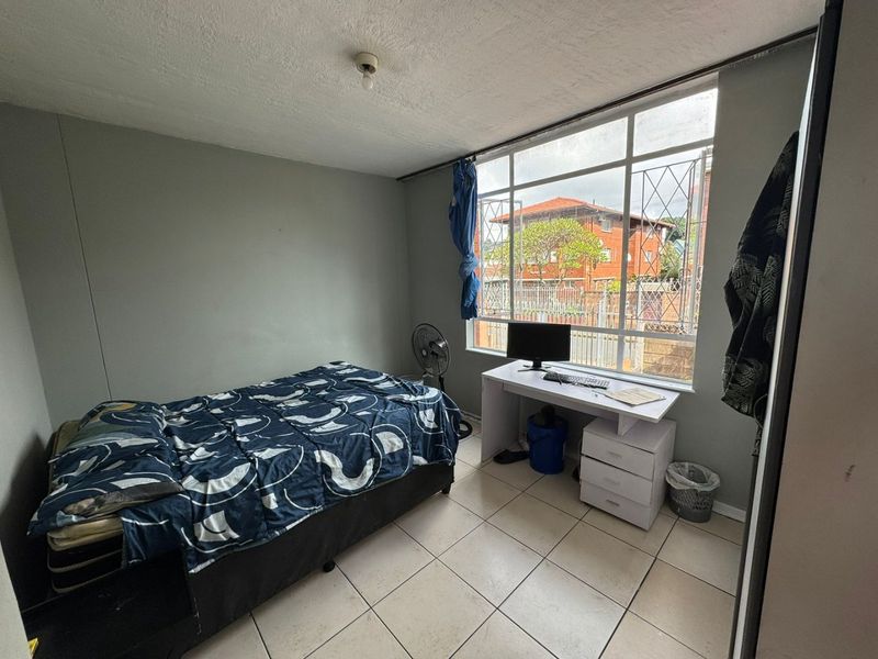 2.5 Bedrooms, 1 Bathroom Apartment For Sale In Bulwer, Durban - Photo 5