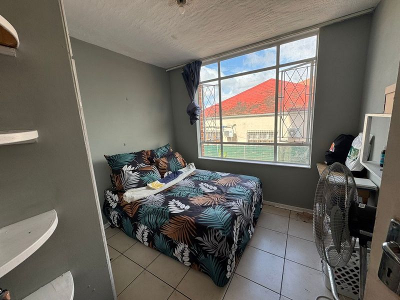 2.5 Bedrooms, 1 Bathroom Apartment For Sale In Bulwer, Durban - Photo 9