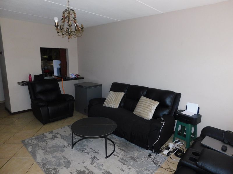 Two-bed apartment/flat in Buccleuch,Sandton -secure now!! - Photo 7