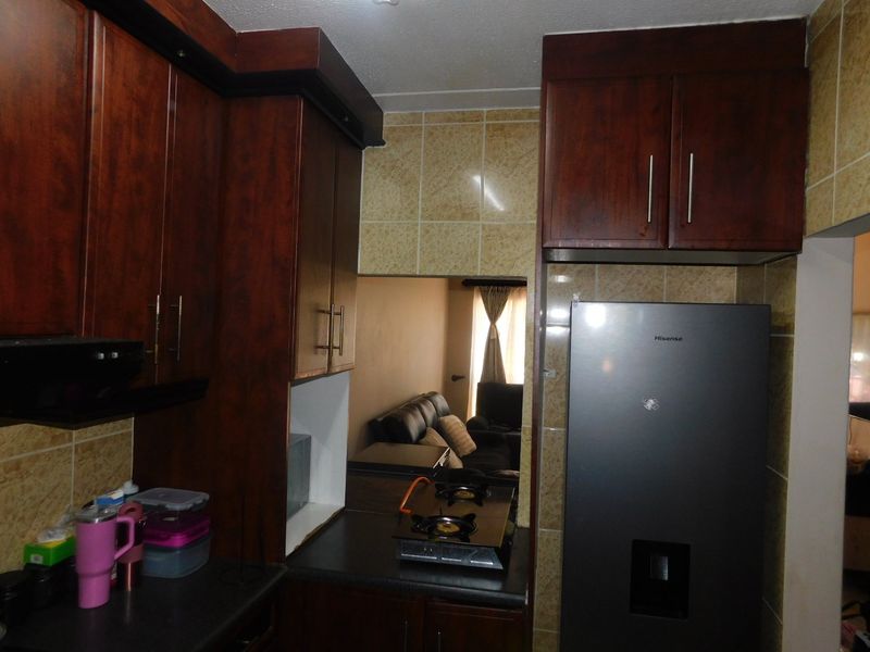 Two-bed apartment/flat in Buccleuch,Sandton -secure now!! - Photo 5