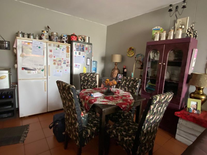 Modern Upstairs 3-Bedroom Apartment with Balcony for Sale - Photo 6