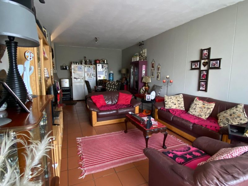 Modern Upstairs 3-Bedroom Apartment with Balcony for Sale - Photo 5