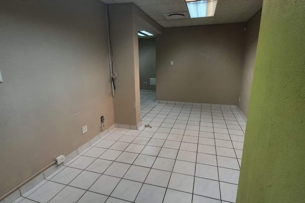 Doctor's room or offices - Photo 5