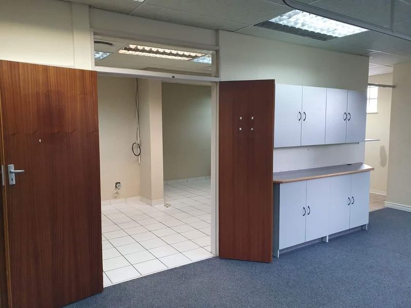 Doctor's room or offices - Photo 7