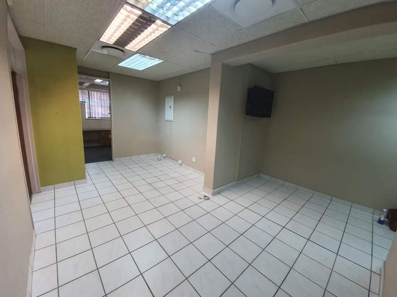 Doctor's room or offices - Photo 3