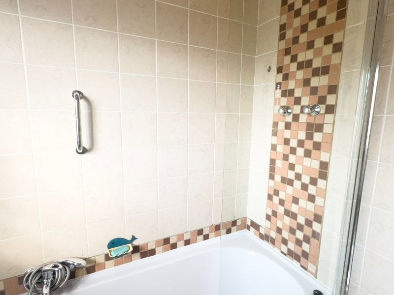 Lovely full title unit - Photo 9