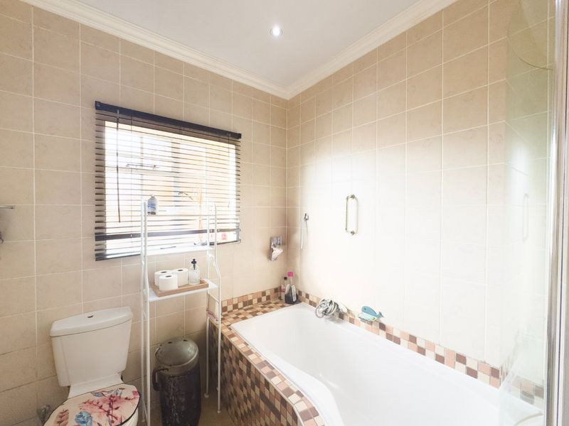 Lovely full title unit - Photo 7