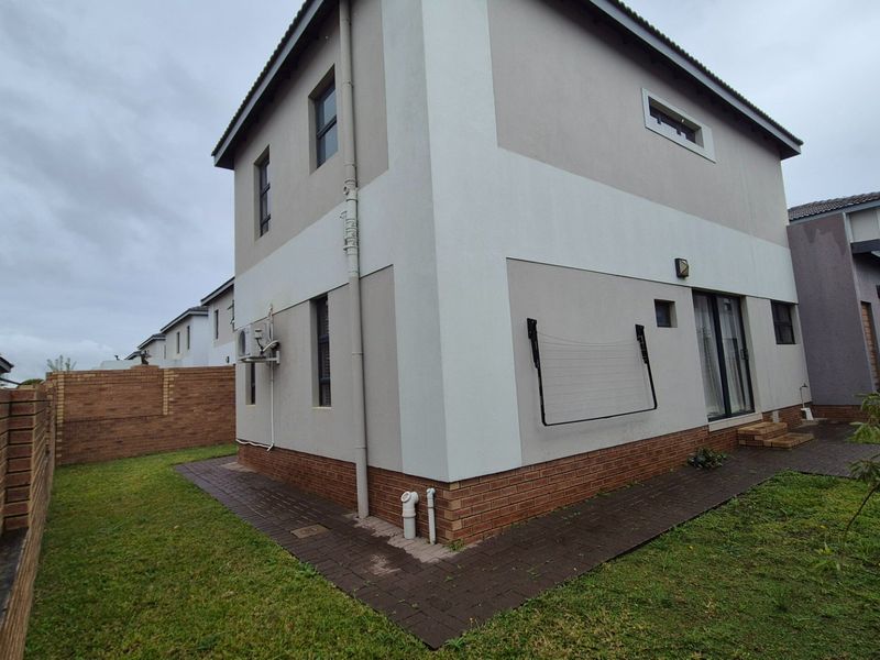 Comfort, Security & Style | Modern 3-Bedroom Home in Thatchfield Ridge - Photo 5