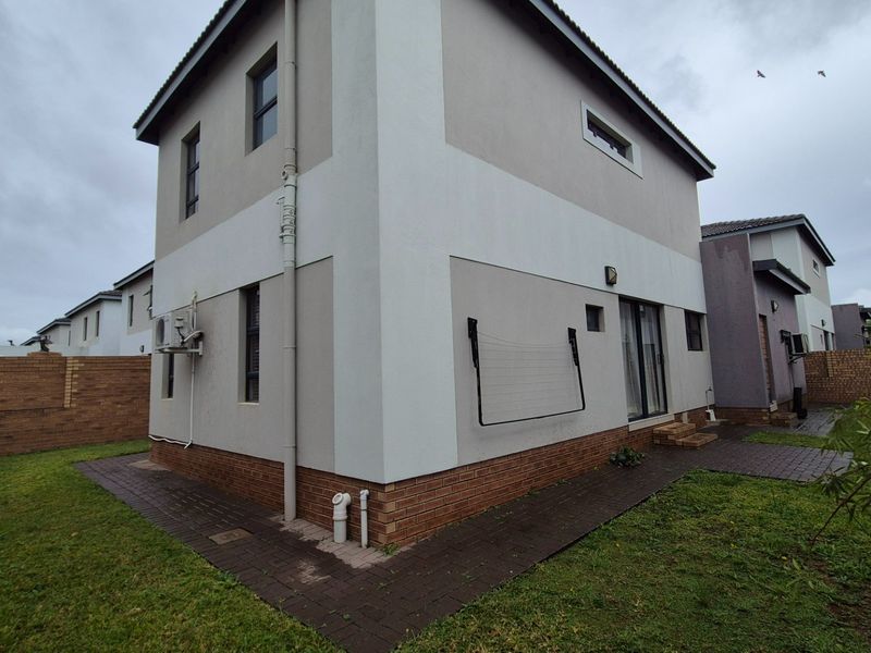 Comfort, Security & Style | Modern 3-Bedroom Home in Thatchfield Ridge - Photo 3