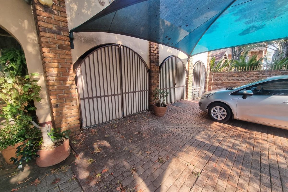 FOUR BEDROOM FREESTANDING HOUSE IN FAUNA PARK POLOKWANE! - Photo 2