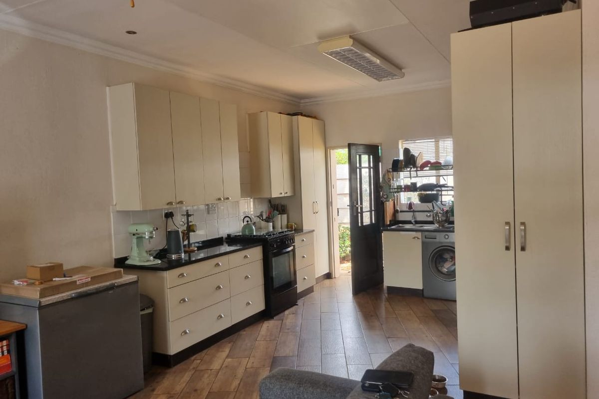 TWO BEDROOM TOWN HOUSE IN BENDOR POLOKWANE! - Photo 2