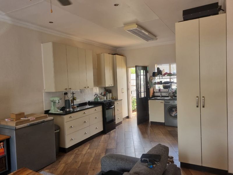 TWO BEDROOM TOWN HOUSE IN BENDOR POLOKWANE! - Photo 2