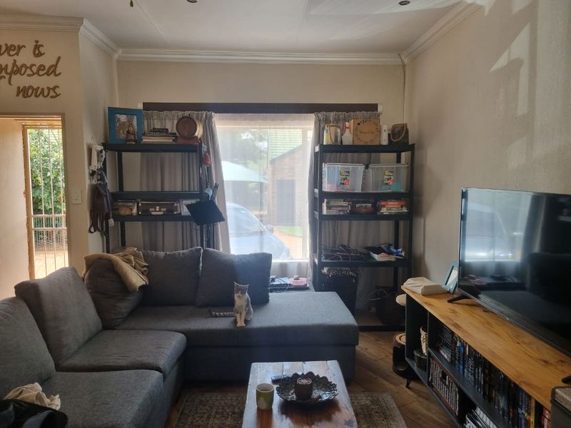 TWO BEDROOM TOWN HOUSE IN BENDOR POLOKWANE! - Photo 8