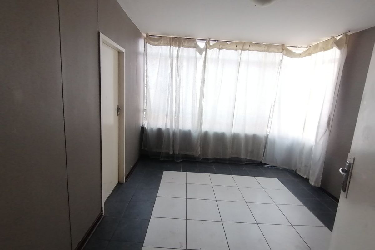 Elegant 3-Bedroom Apartment – Muckleneuk, Pretoria - Photo 4