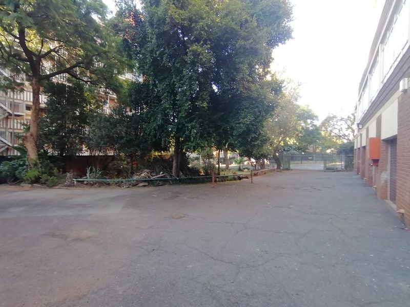 Elegant 3-Bedroom Apartment – Muckleneuk, Pretoria - Photo 5