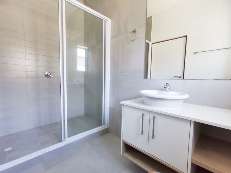 AFFORDABLE CONTEMPORARY ESTATE LIVING MINUTES FROM GEORGE - Photo 8