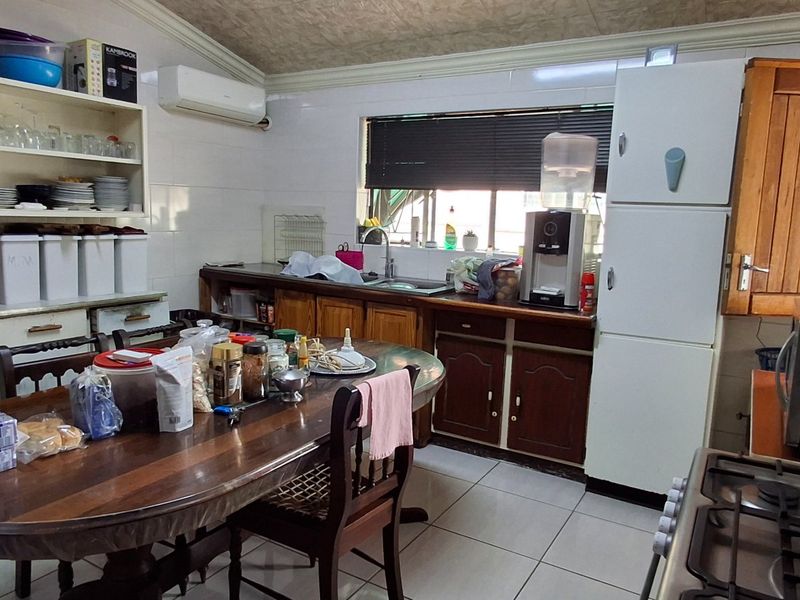 5 BED HOUSE WITH FLAT N PRETORIA GARDENS - Photo 5