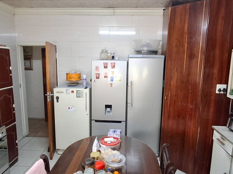 5 BED HOUSE WITH FLAT N PRETORIA GARDENS - Photo 7