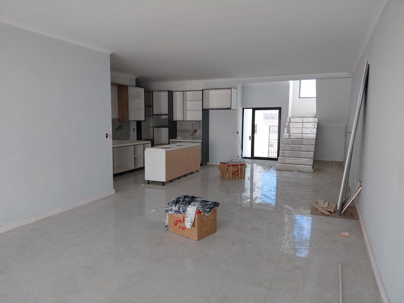 Modern 4-Bed, 3-Bath New Build in Sandown – Completion Mid-December 2025 - No Transfer Duty.  - Photo 2