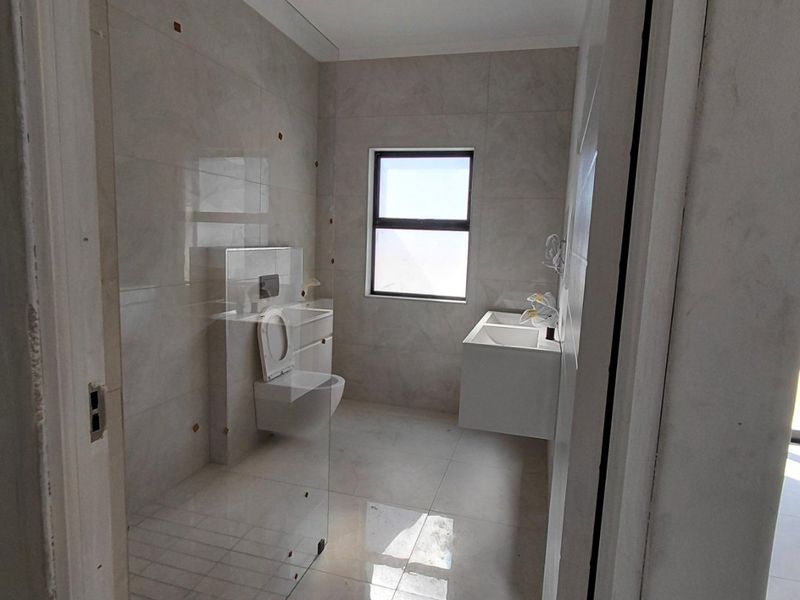 Modern 4-Bed, 3-Bath New Build in Sandown – Completion Mid-December 2025 - No Transfer Duty.  - Photo 9