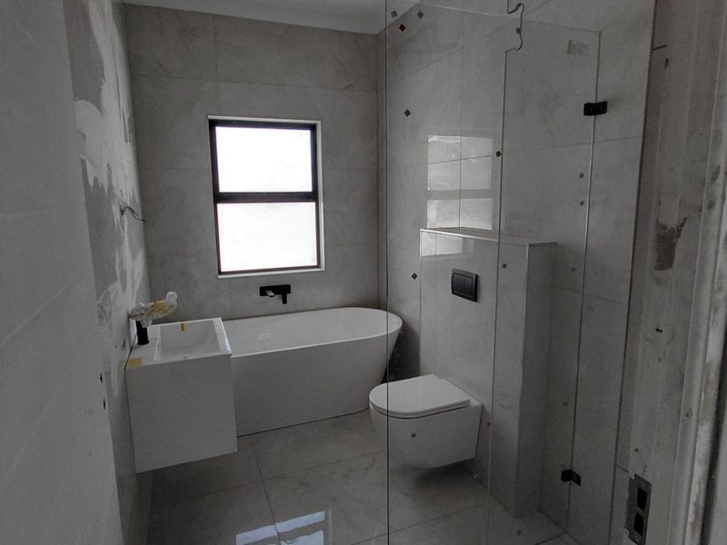 Modern 4-Bed, 3-Bath New Build in Sandown – Completion Mid-December 2025 - No Transfer Duty.  - Photo 7