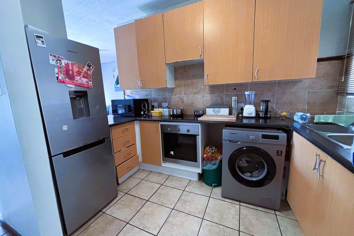 2 Bed 1 Bath unit for sale in Eco Park Estate - Photo 3