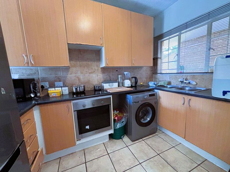 2 Bed 1 Bath unit for sale in Eco Park Estate - Photo 4